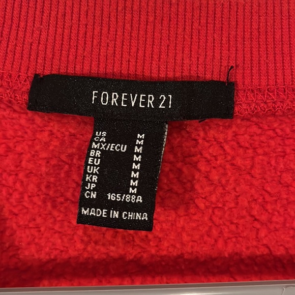 red crewneck - Picture 4 of 4